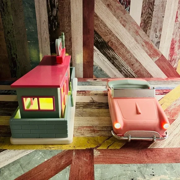 Target Bullseye 2024  Pink Cadillac and Desert Hotel Light Up Decor NWOT Pink - Picture 2 of 8